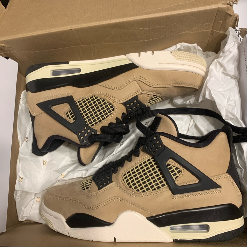 Jordan 4 Fossil size 5.5W BRAND NEW